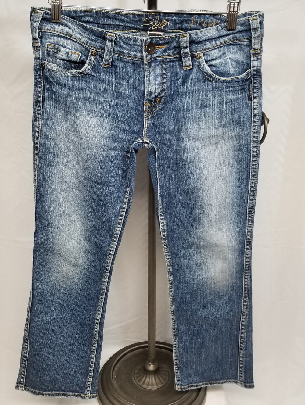 Silver Jeans Medium Wash Denim Women's Size 30 Low Rise Casual Bootcut Jeans